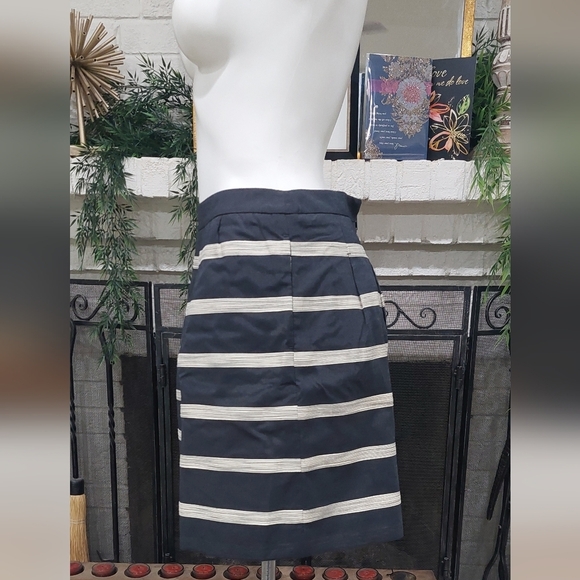 Ann Taylor Loft Striped A-Line Mini Skirt Size 6 - Picture 4 of 14
